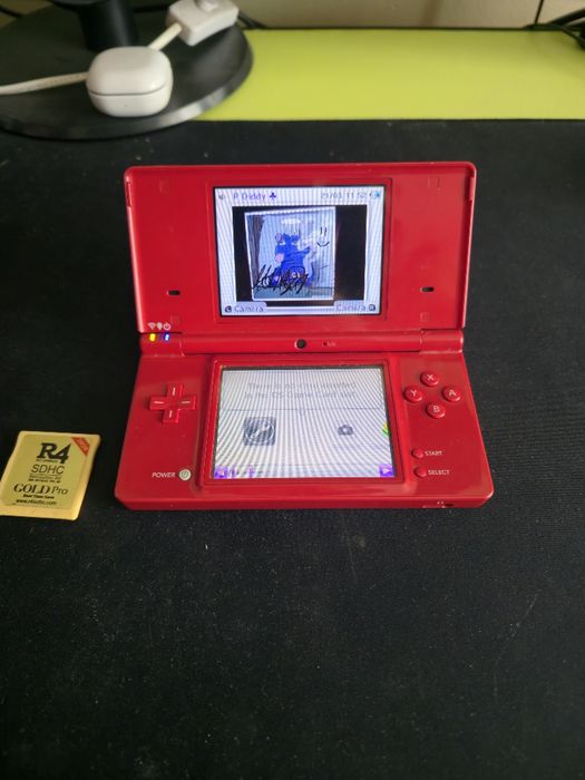 Nintendo DSi si card R4