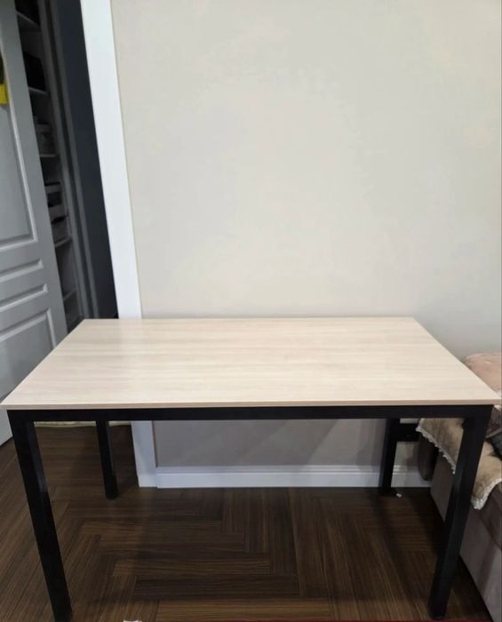 Срочно стол продаю