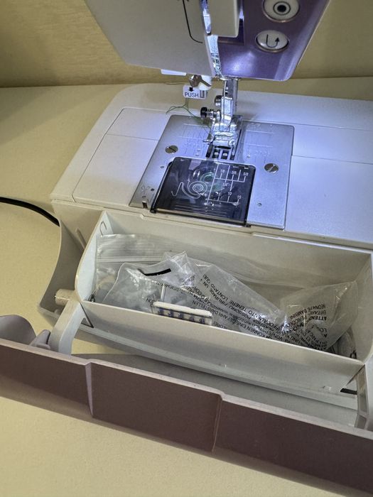 Швейная машинка bernette