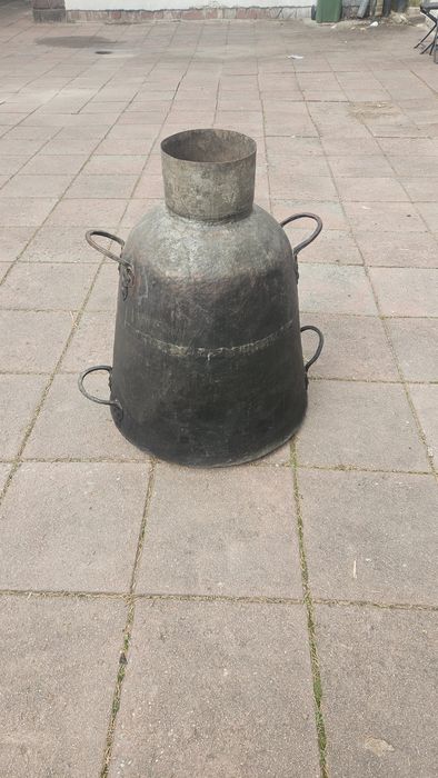 Стар гюлов казан