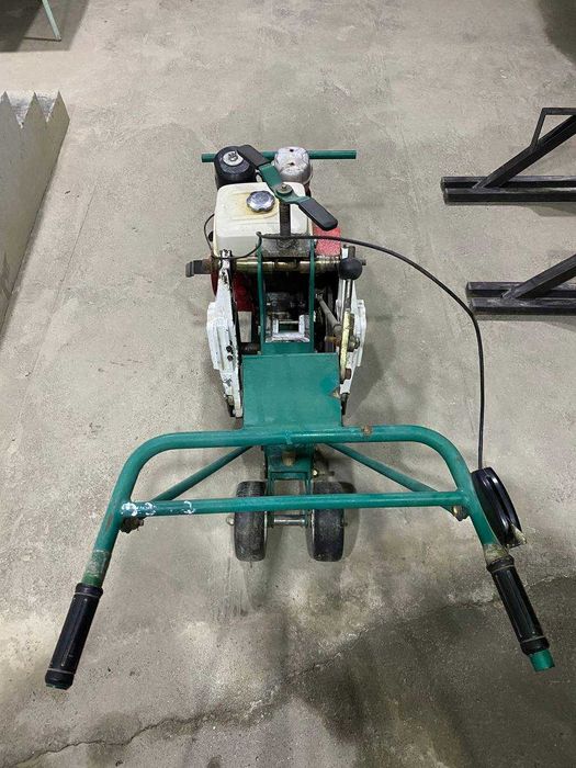 Benzinli gazon kesish apparati (Chim qirqish mashinasi)