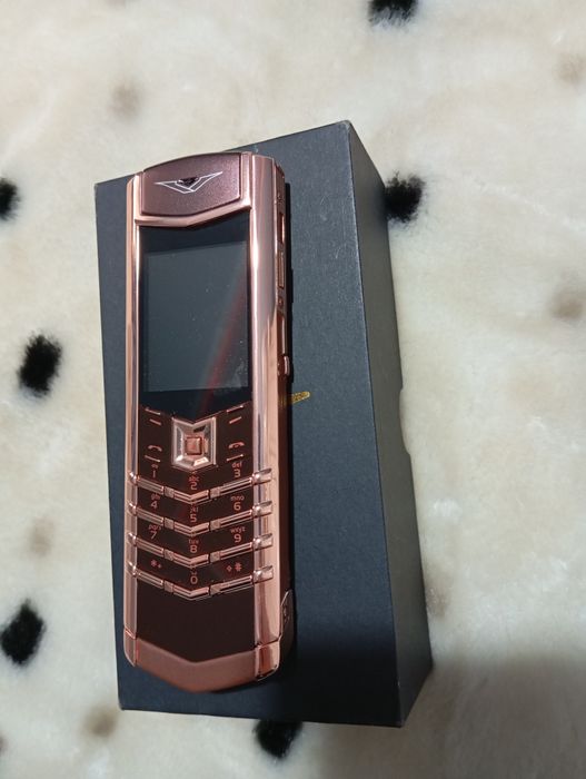 Vertu signature gold