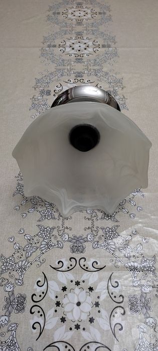 Люстра в хорошем состоянии