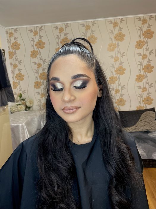 Make-up profesional!!  PRET MACHIAJ 160 Ron!