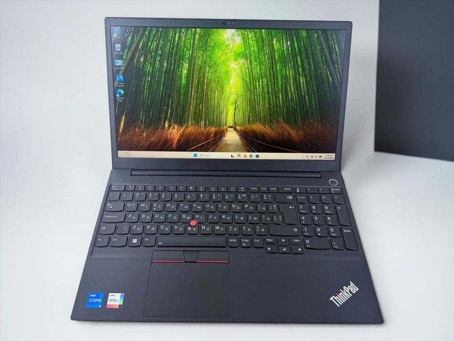 Lenovo ThinkPad E15 FHD i5-1235U 16GB 512GB SSD Iris Xe Graphics Перфектен! Гаранция!