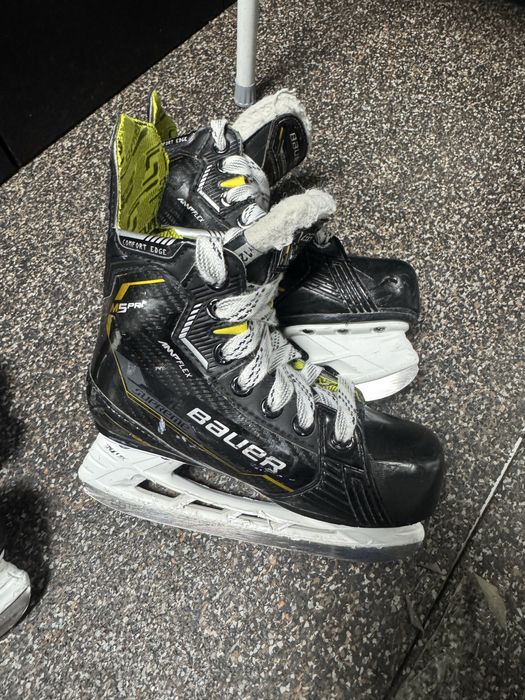 Коньки хоккейные