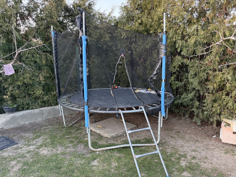 Trambulina 3 m .