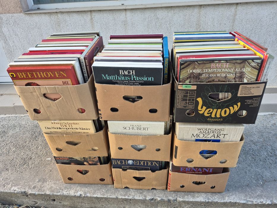 Vând Lot 2000 Discuri Vinil de colectie,muzica clasica tot Lotul 6000lei