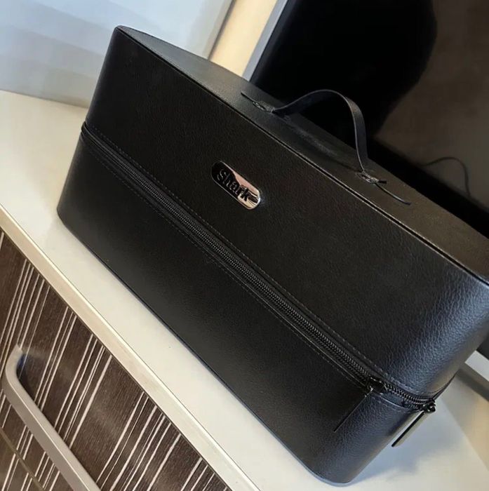 Продавам сешоар Shark Flexstyle 5in1