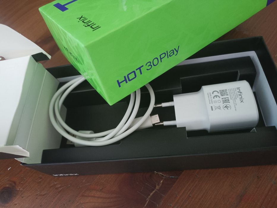 Смартфон infinix hot 30 play.