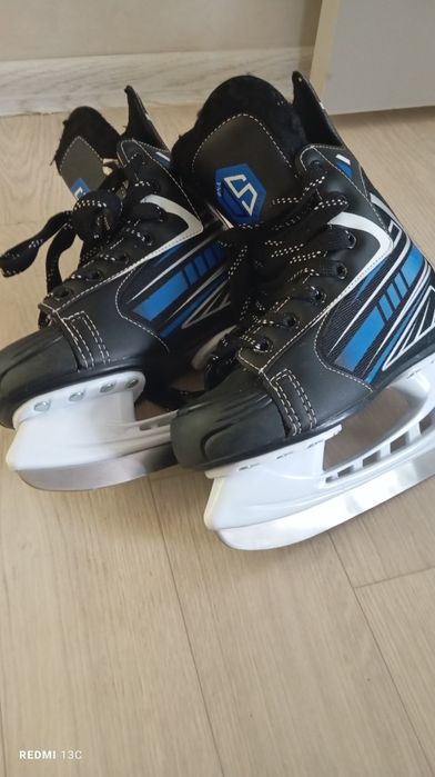 Продам коньки, отличное состаение