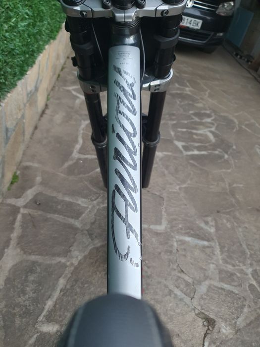 Продавам колело commencal furious