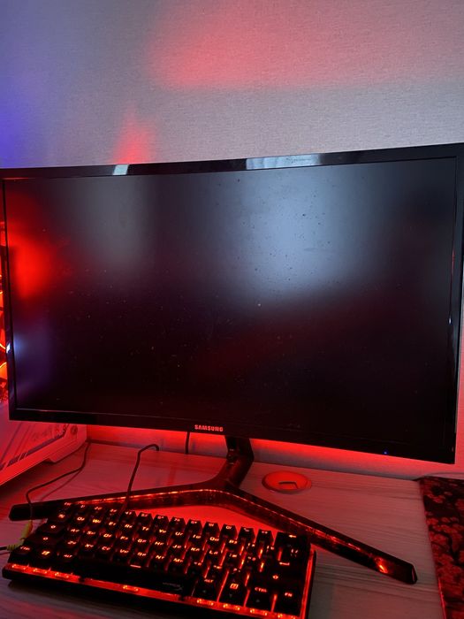 Монитор Samsung LC24RG50FZIXCI черный  144 герц 23.5