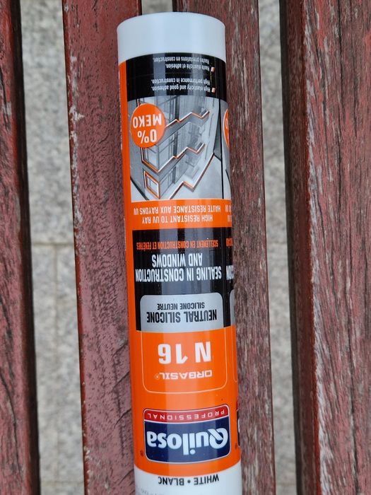 Vând silicon neutru pentru ferestre termopan