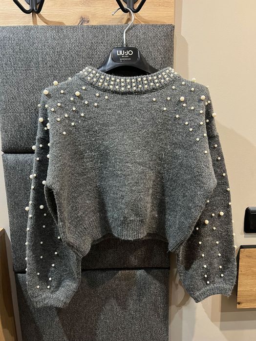 Страхотен пуловер с перли