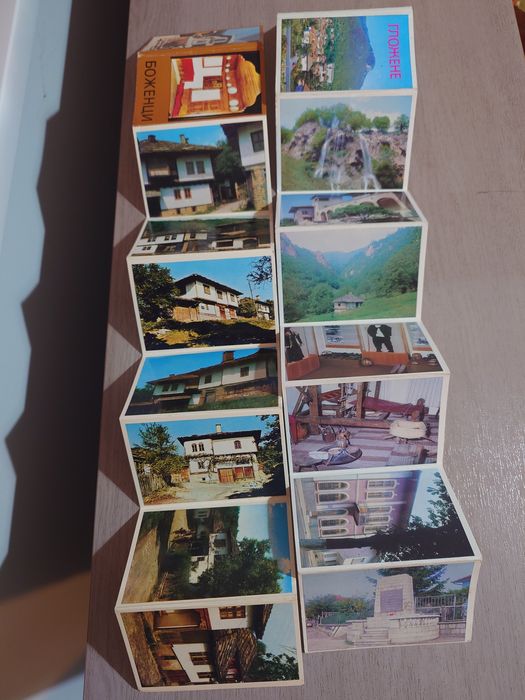 Пощенски и музейни картички, в перфектно състояние.