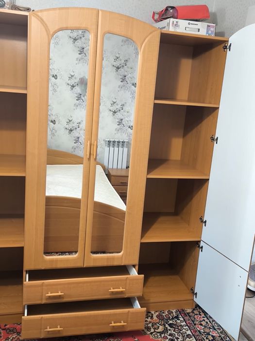 Продам спальный гарнитур