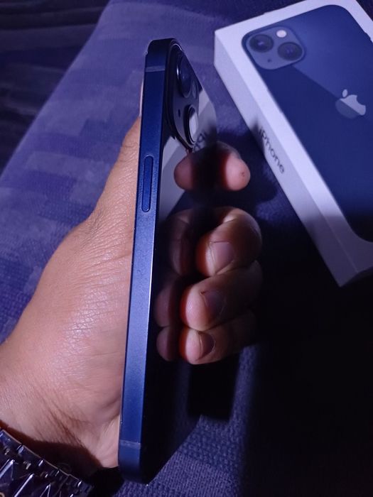 IPhone 13 128gb.             .