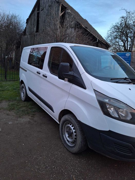 Autoutilitara Ford Custom