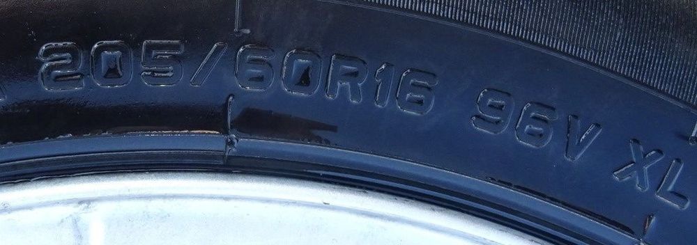 Jante aliaj Renault Megane 3 din 2010 cu cauciuc 205/60 R16