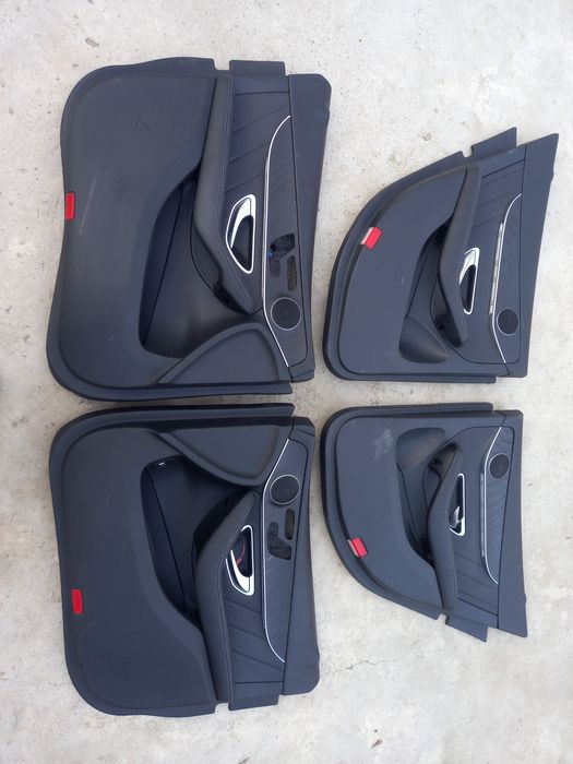 Продам обшивки дверей от Mercerdes w205