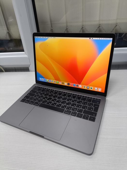 MacBook Pro 2017 Core i5 / 8GB RAM / SSD 128GB