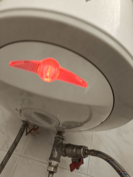 Бойлер Теси 80л на 2 години