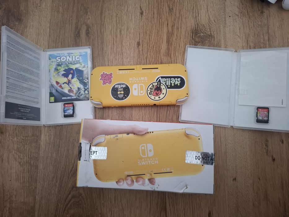 Nintendo switch lite yellow