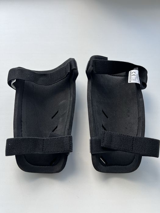 Щитки футбольные «Nike park guard»