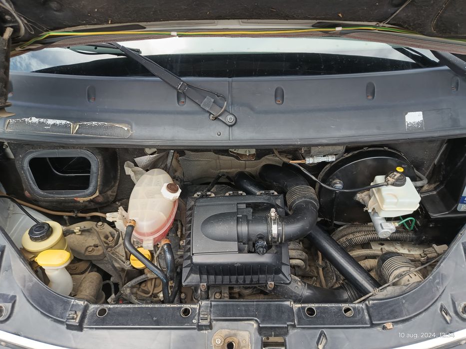 Vând Renault Master