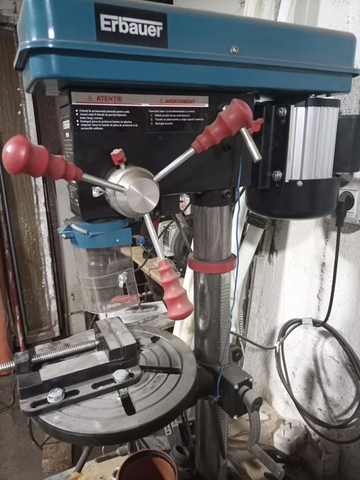 Vand masina de gaurit cu coloana Erbauer EDP750 in stare foarte buna de functionare