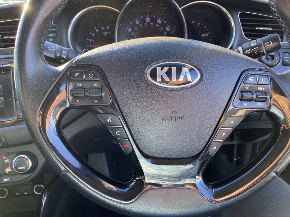 Injectoare Kia Ceed 1.6 Crdi 2013
