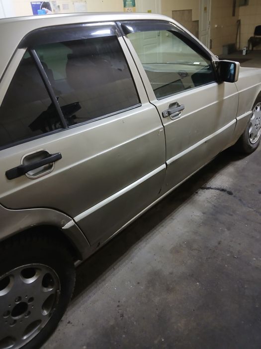 Продам мерседес 190