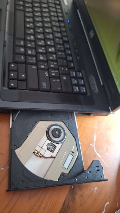 Ноутбук HP Compaq nx 8220. Срочно.