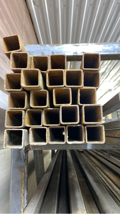 металлический листь