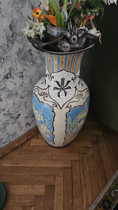 Голяма керамична ваза