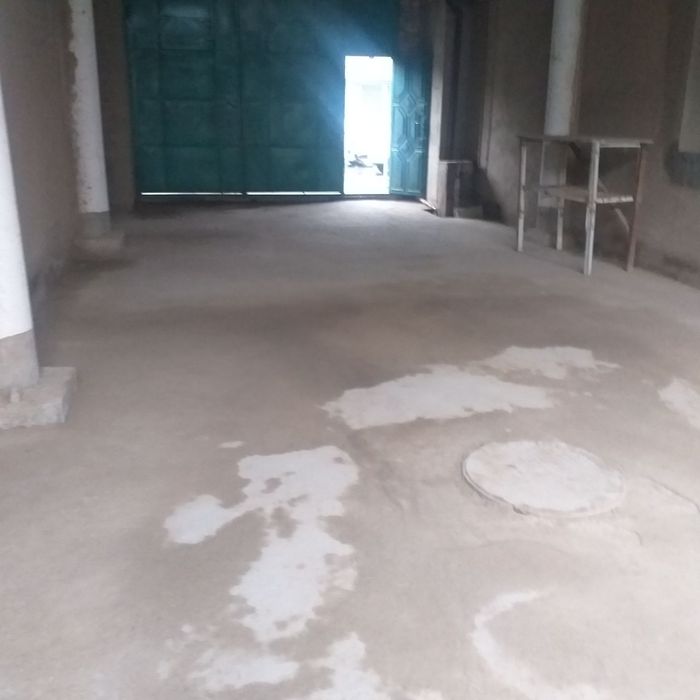 Hovli sotiladi 6 xonali 5.5 sotix