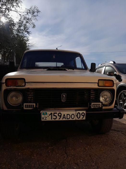 Автомобиль Нива 1993 года
