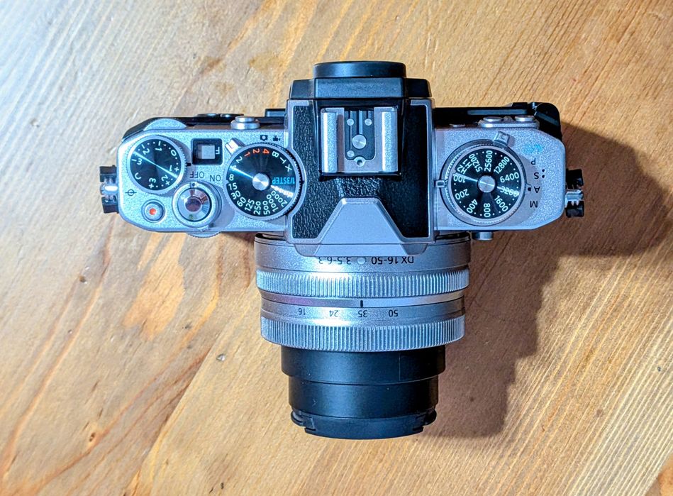 Aparat Foto Mirrorless Nikon Z fc Kit Obiectiv DX 16-50mm f/3.5-6.3 VR