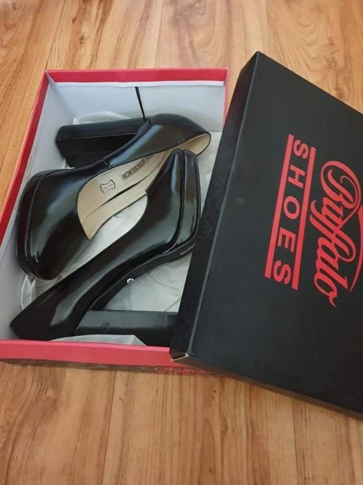 Нови дамски обувки