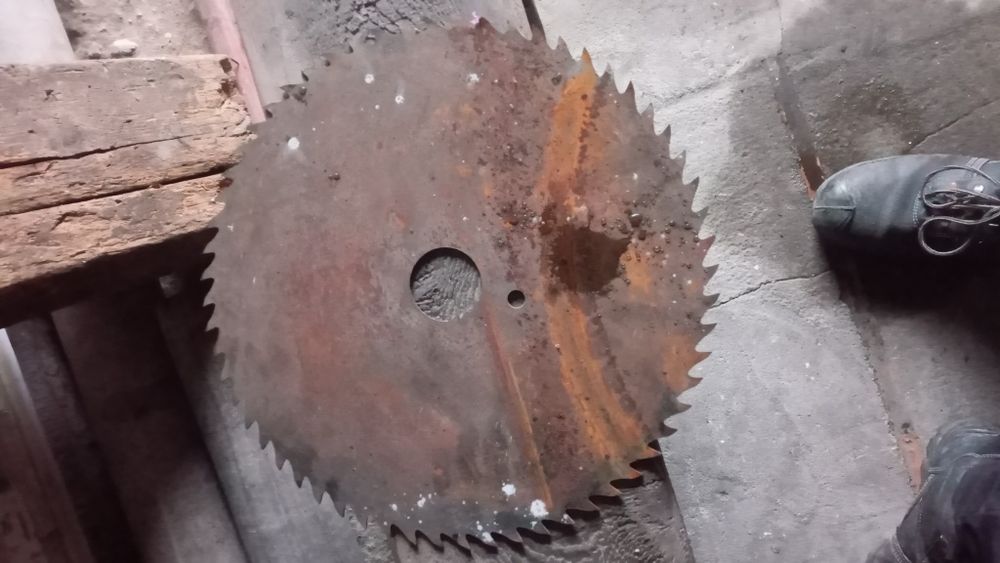 Продаётся пила находится в майкадуке цена 1000 тн