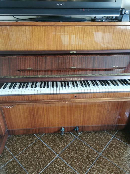 Пиано Аугуст Фьорстер