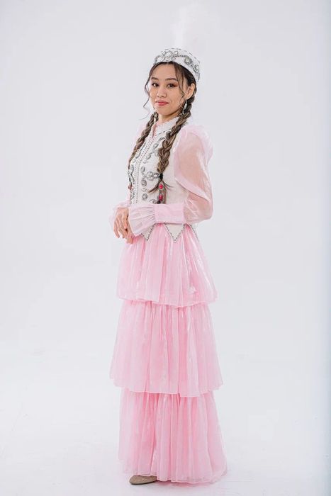 Қазақша көйлектер сатылады