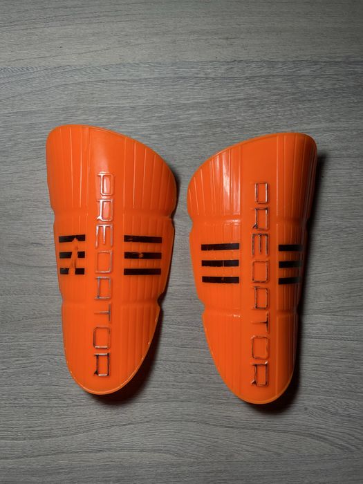 Любительские футбольные щитки для защиты ног Adidas Predator