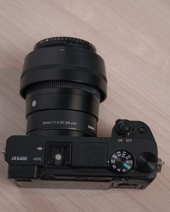 Sony a6400 sigma 30mm f/1.4.
