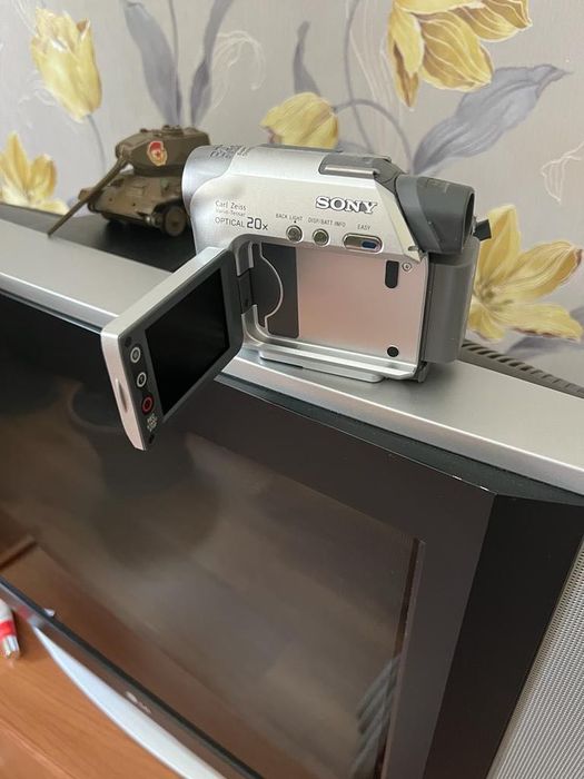 Люстра,тумба под телевизор