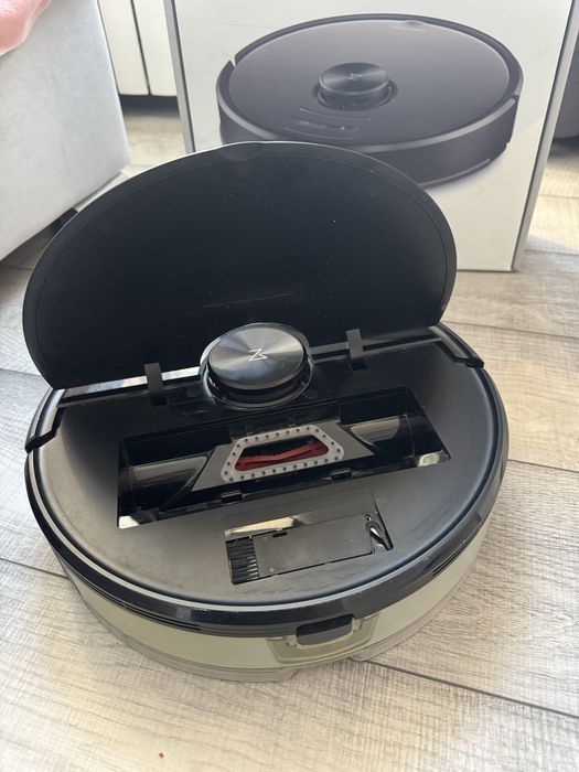 Продаю робот-пылесос Roborock S6 MaxV