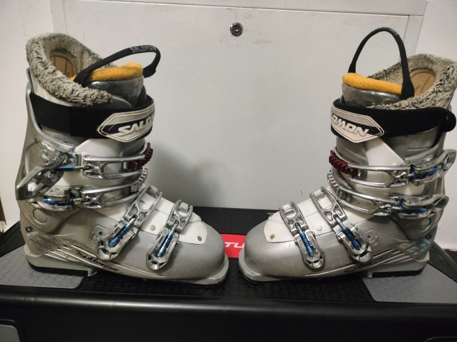 Vând Clăpari Salomon Nr 26 in stare buna