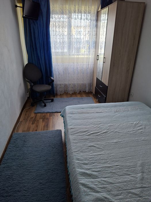 Inchiriez apartament 2 camere mobilat si utilat.