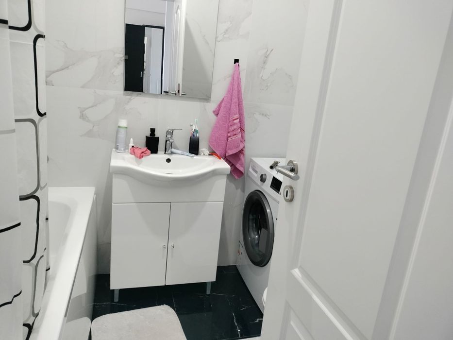 Vand apartament 2 camere tip studio